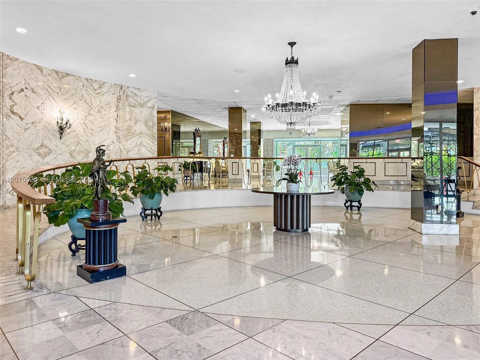 5255 Collins Ave, Miami Beach FL 33140
