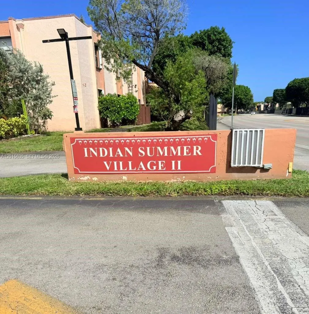 445 W Park Dr # 4, Miami FL 33172