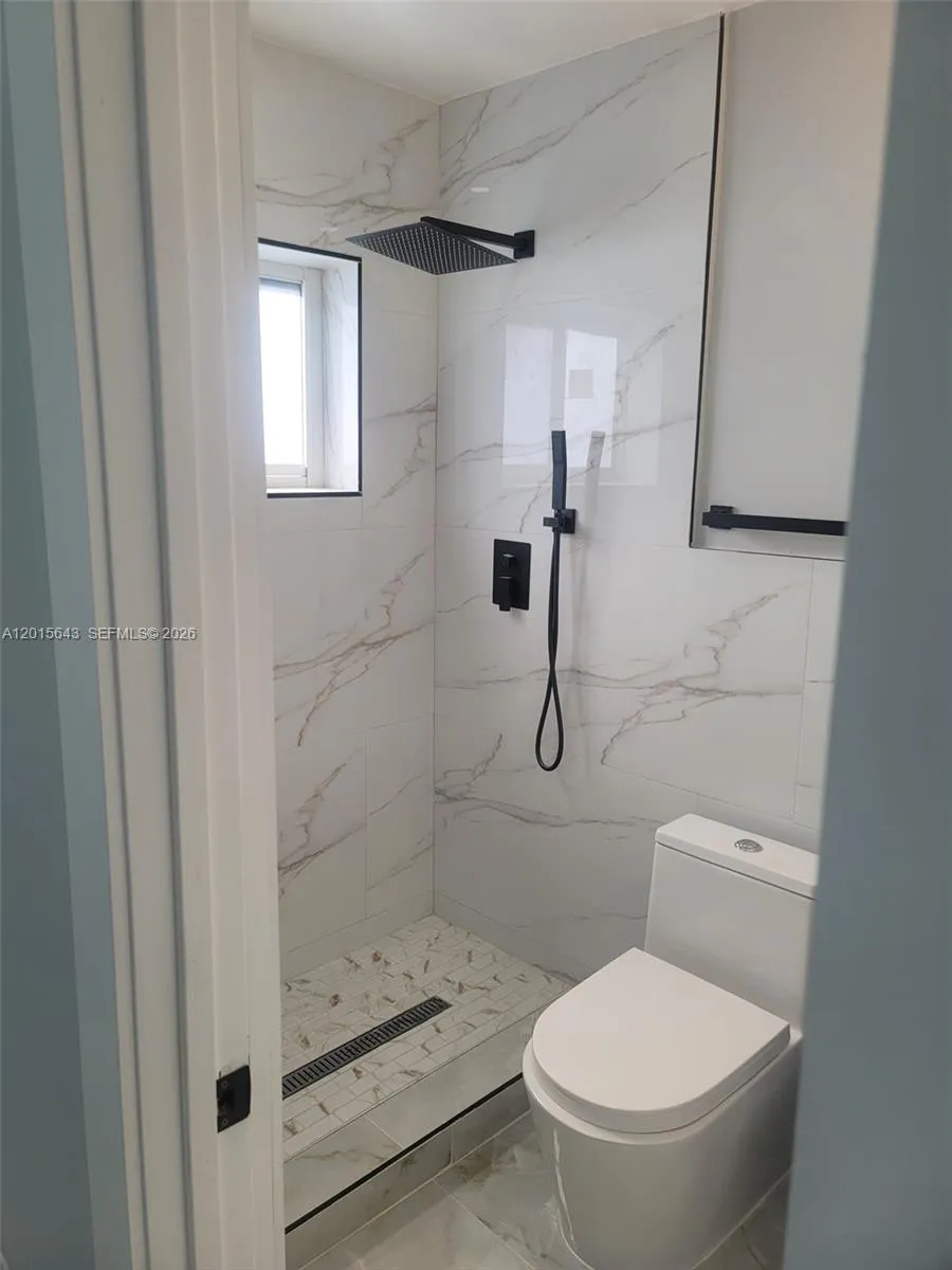 266 NE 162nd St, Miami FL 33162