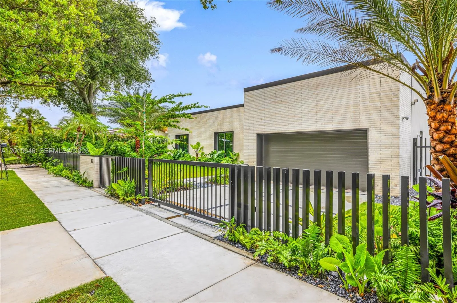 72 W Shore Dr W, Miami FL 33133