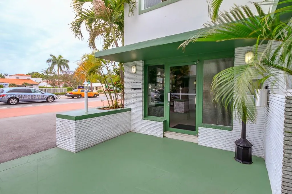 1346 Alton Rd # B4, Miami Beach FL 33139