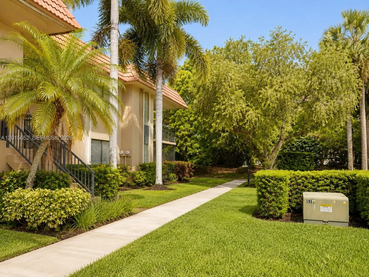 439 Lakeview Dr # 106, Weston FL 33326