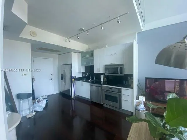 60 SW 13th St # 4611, Miami FL 33130