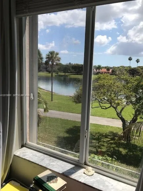 10135 SW 156th Ave, Miami FL 33196