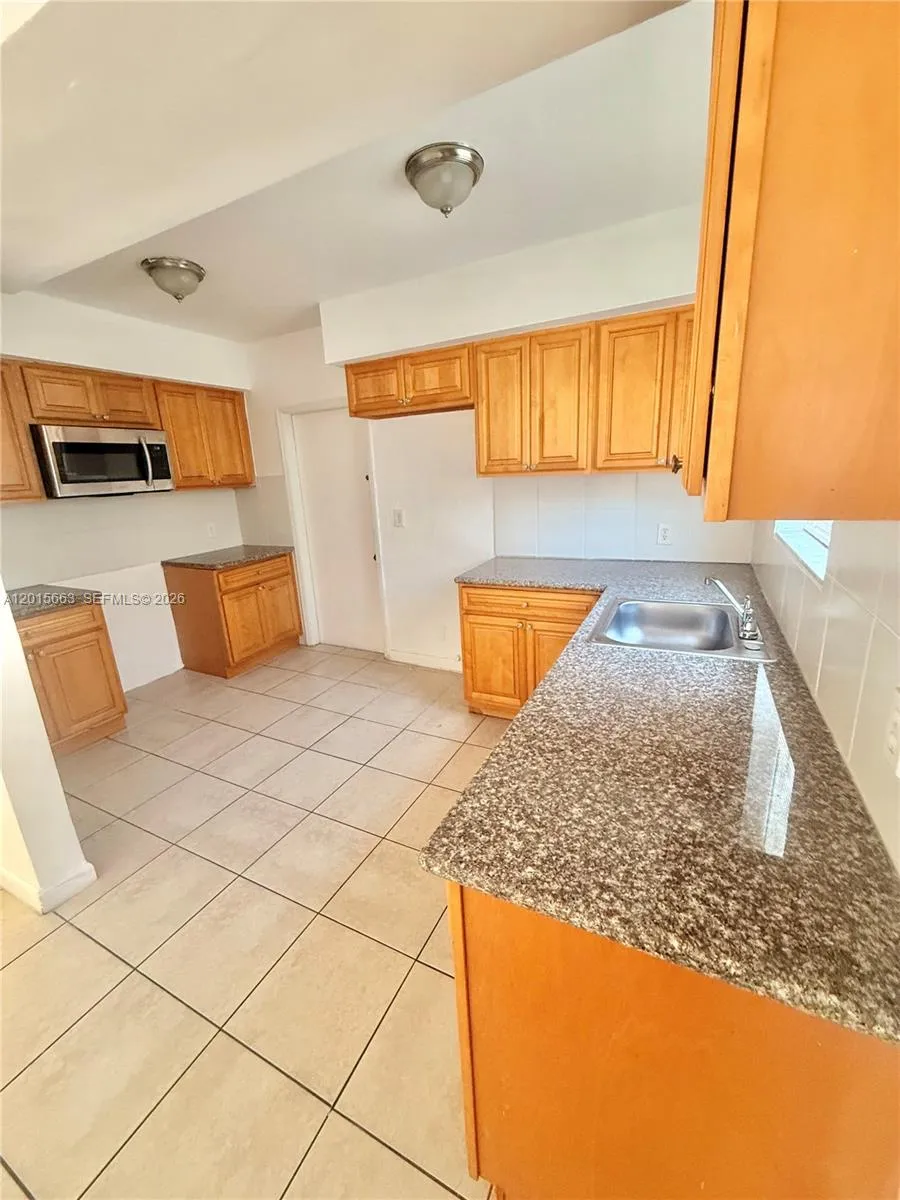 1903 Thomas St # 8, Hollywood FL 33020