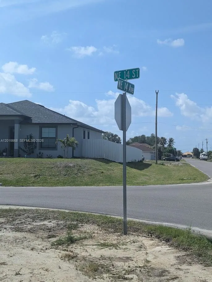 1402 NE 14 ave, Cape Coral FL 33909