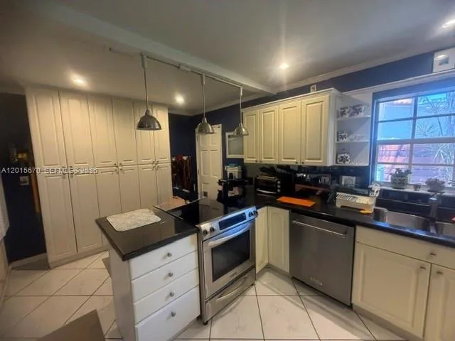 2900 NE 21st Ter, Fort Lauderdale FL 33306