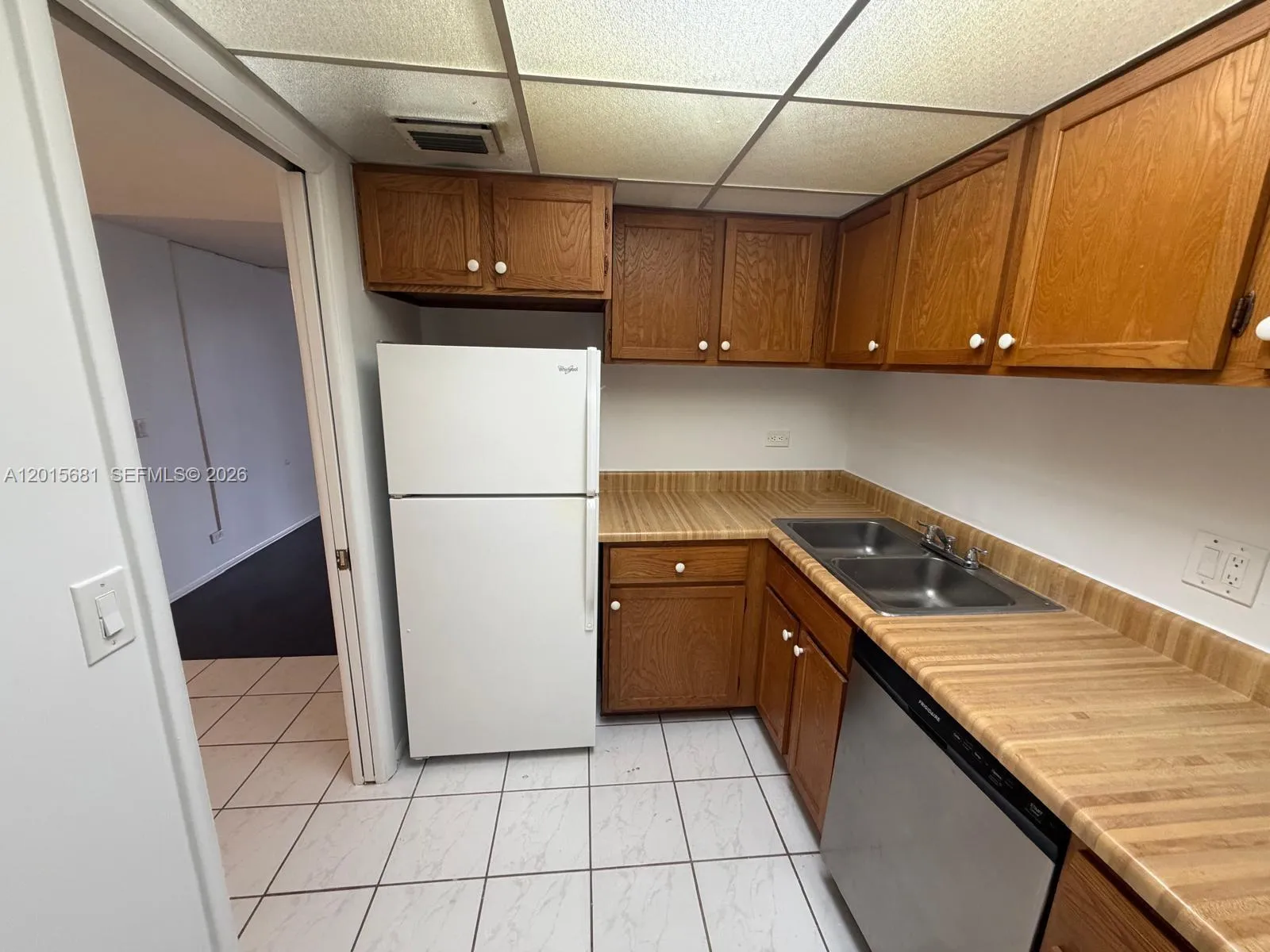3720 Inverrary Dr # 2K, Lauderhill FL 33319