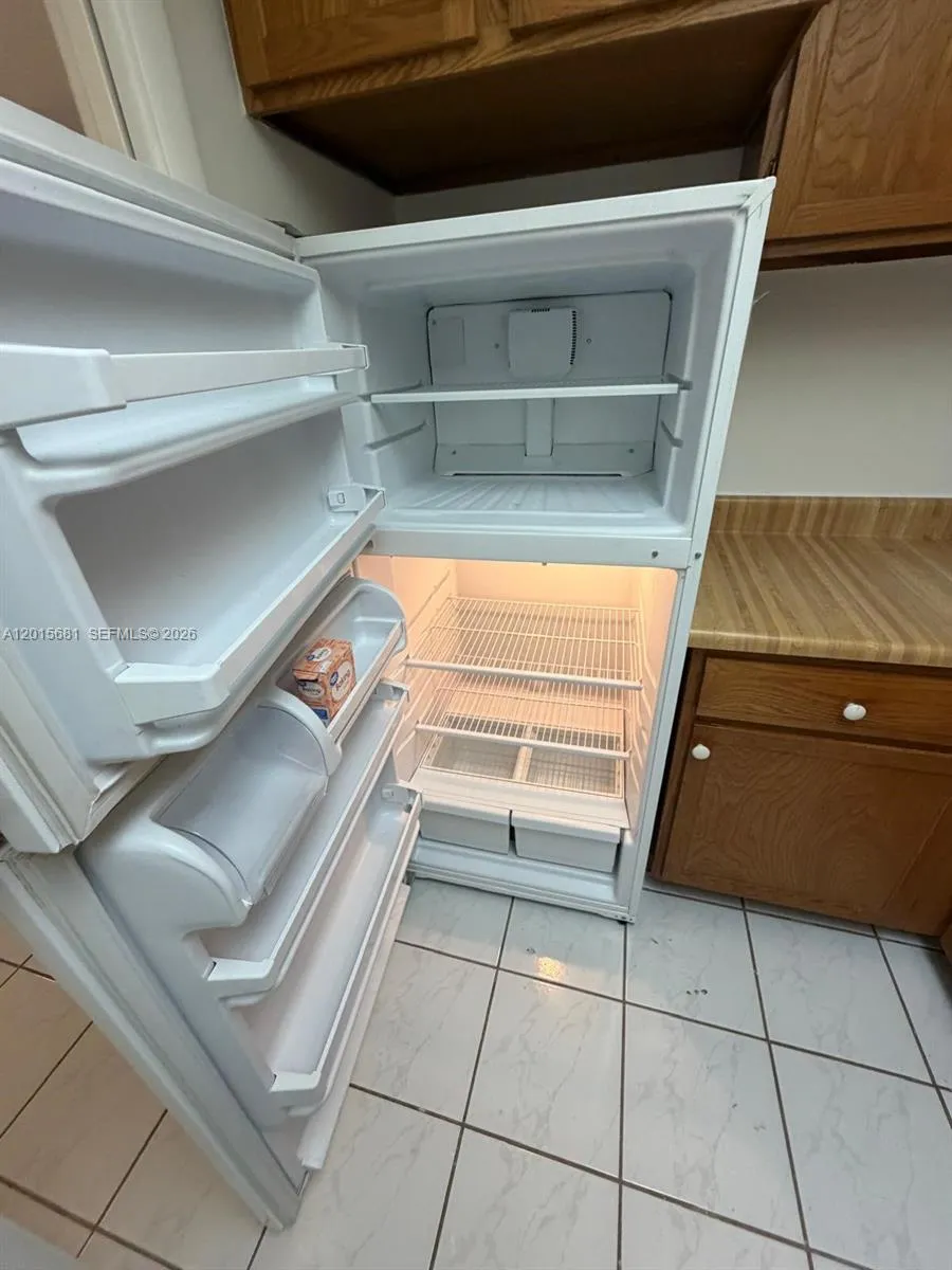 3720 Inverrary Dr # 2K, Lauderhill FL 33319