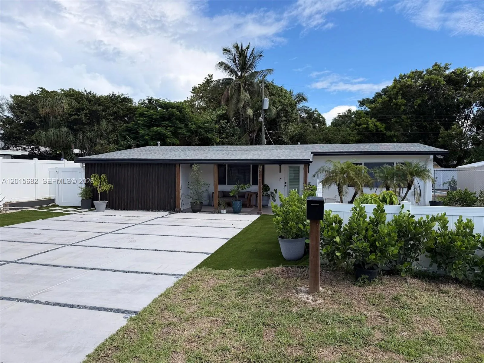 310 NE 12th Ave, Pompano Beach FL 33060