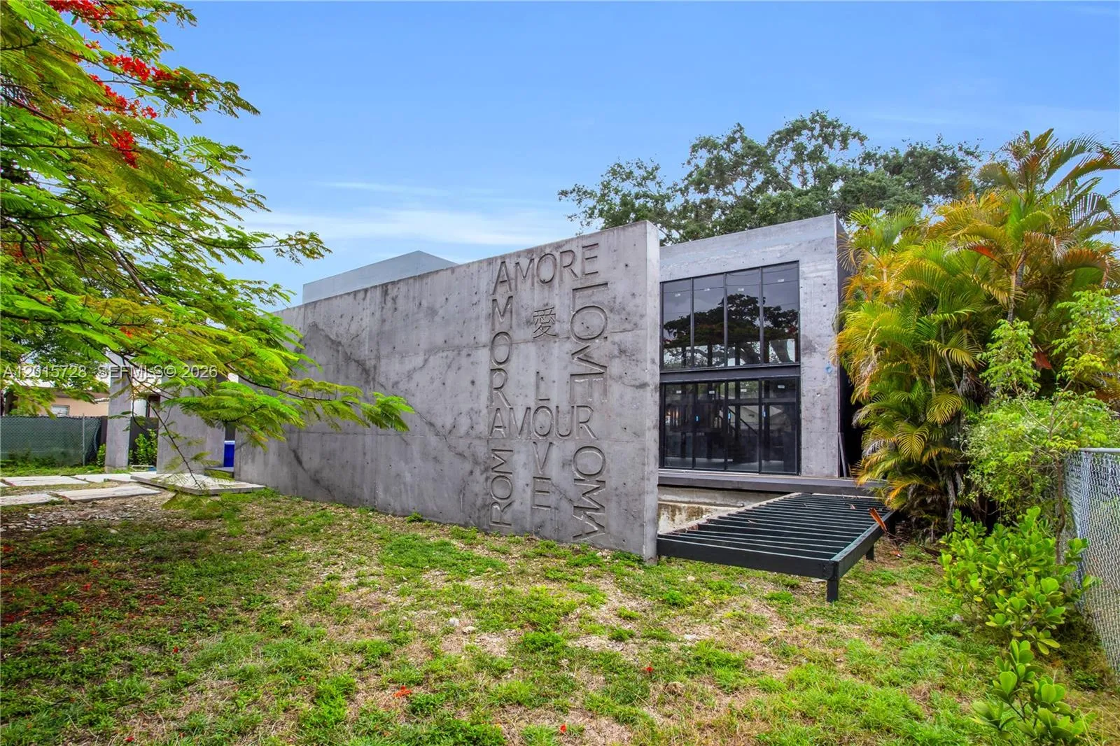 221 SW 25th Rd, Miami FL 33129