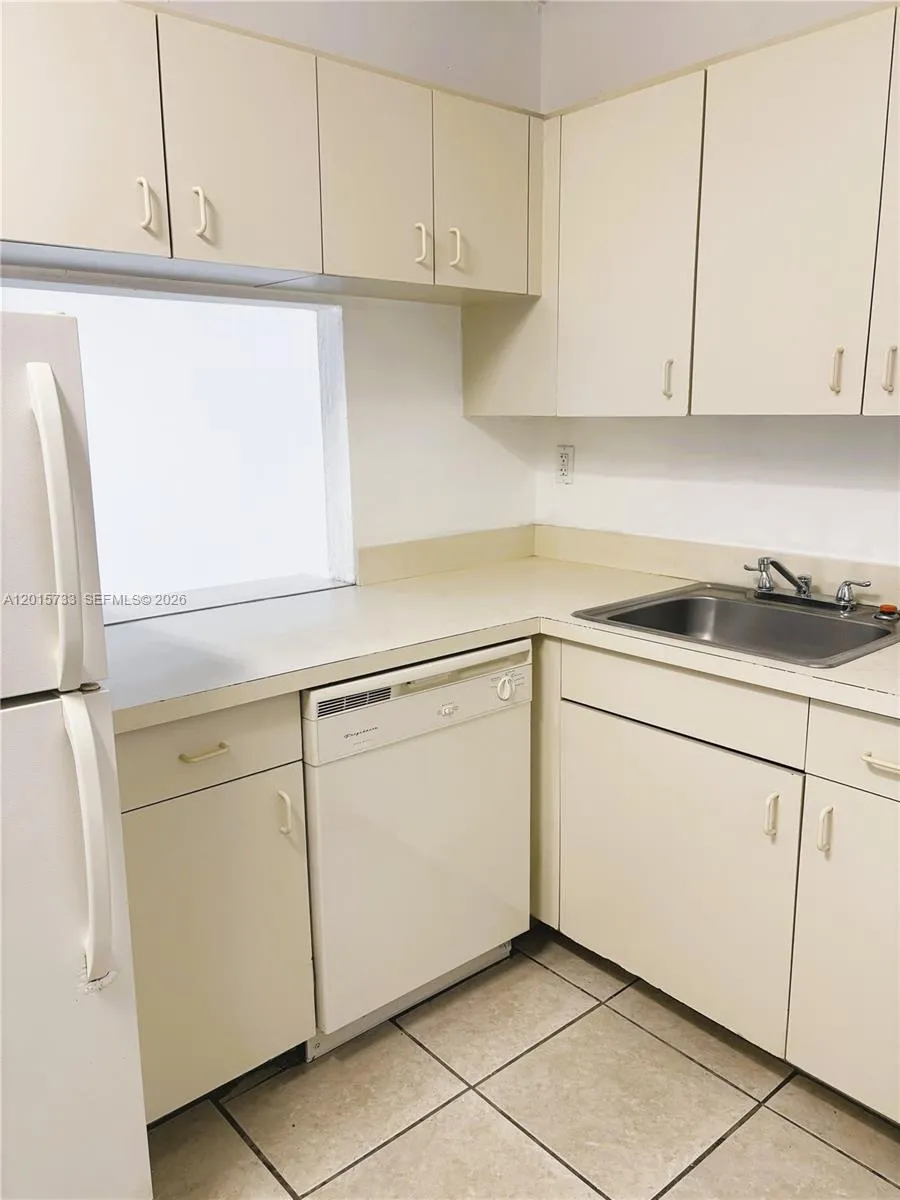 10900 SW 104th St # 315, Miami FL 33176