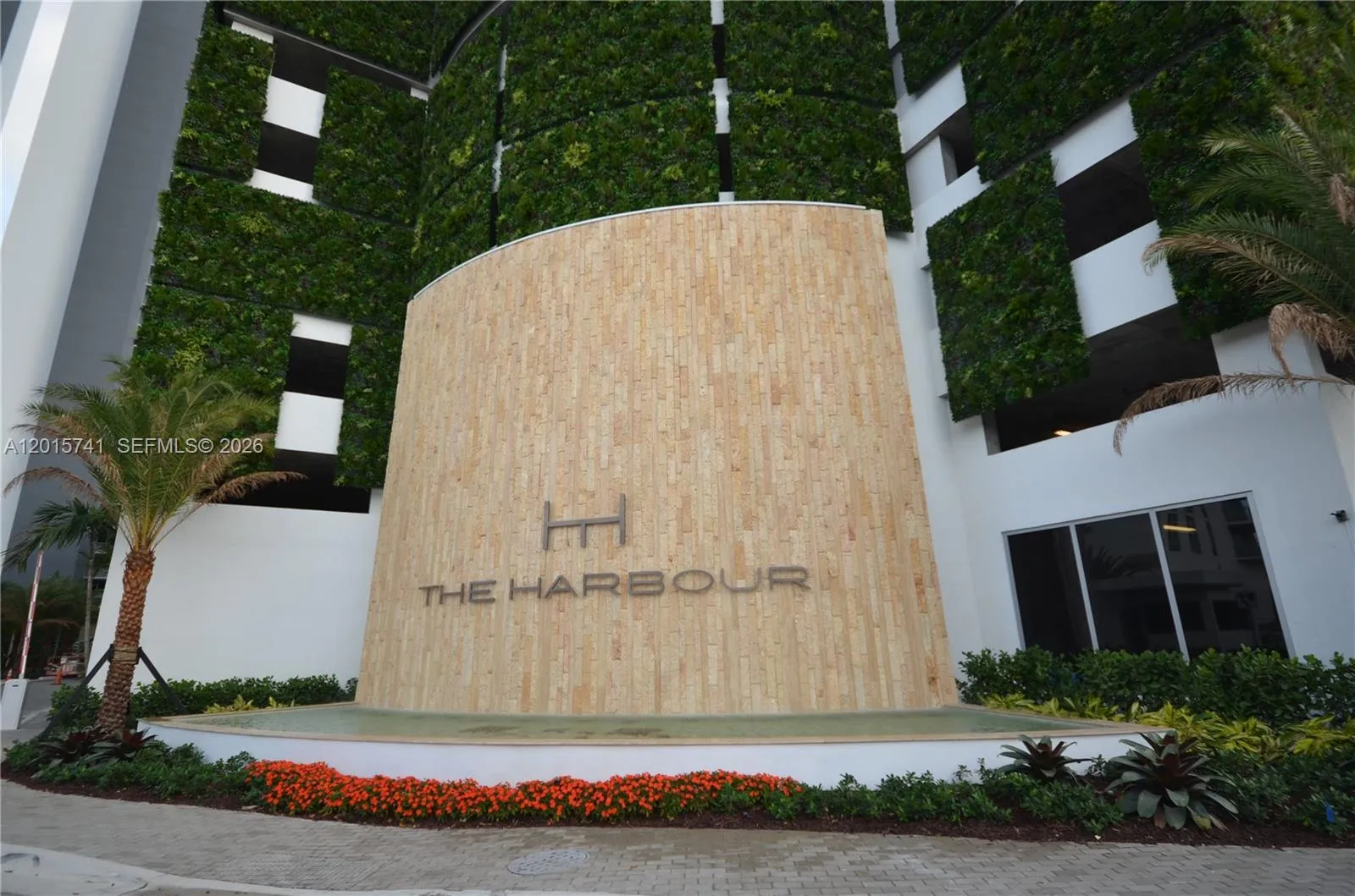 16385 Biscayne Blvd # 519, North Miami Beach FL 33160