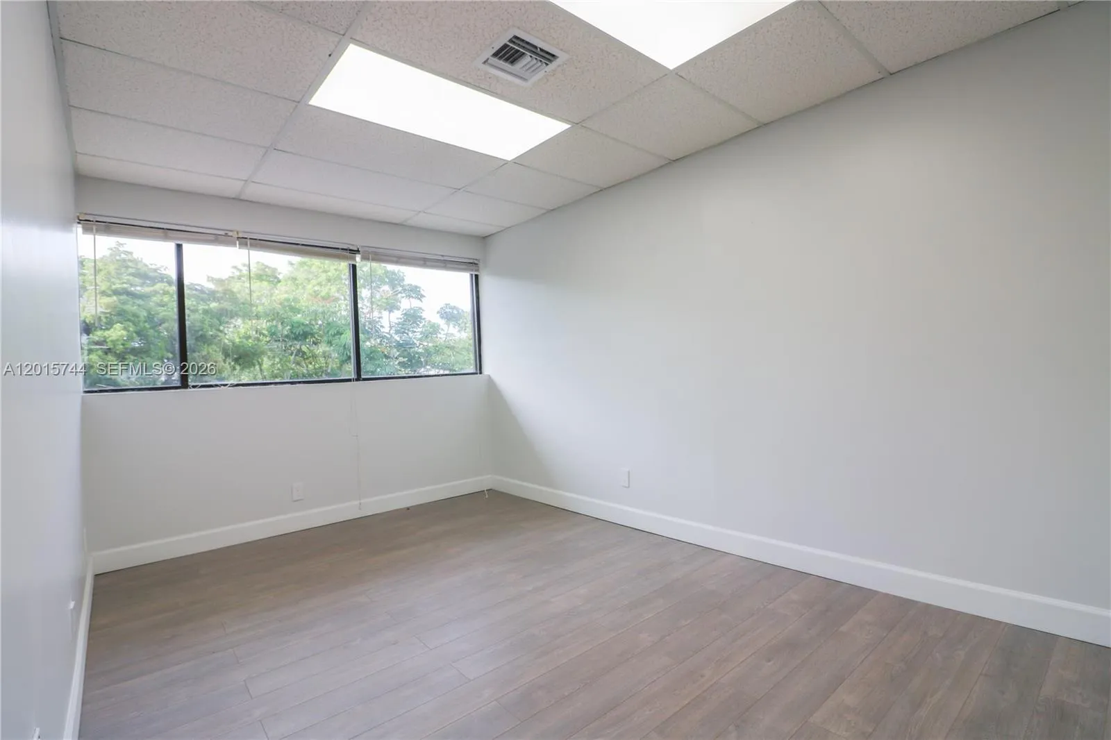 501 Golden Isles Dr # 206D, Hallandale Beach FL 33009