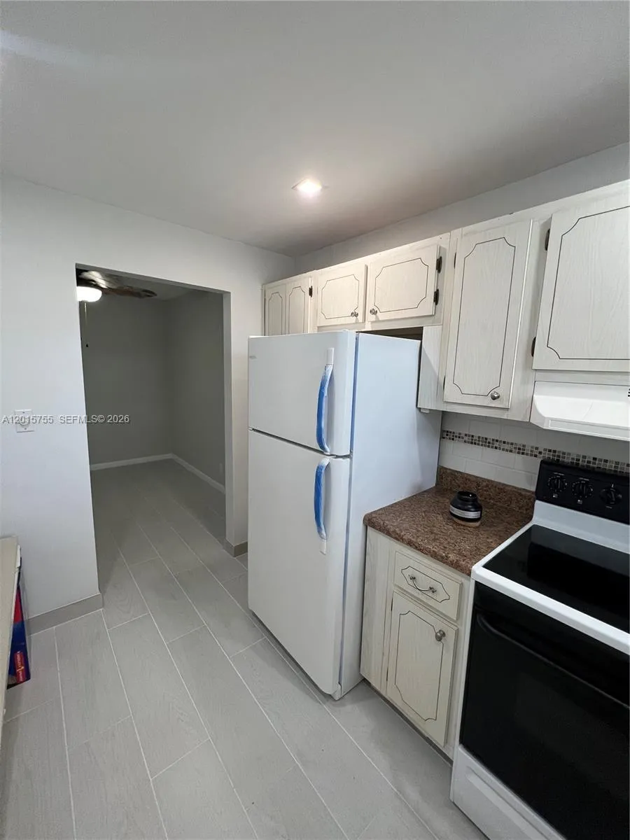 501 Blue Heron Dr # A, Hallandale Beach FL 33009