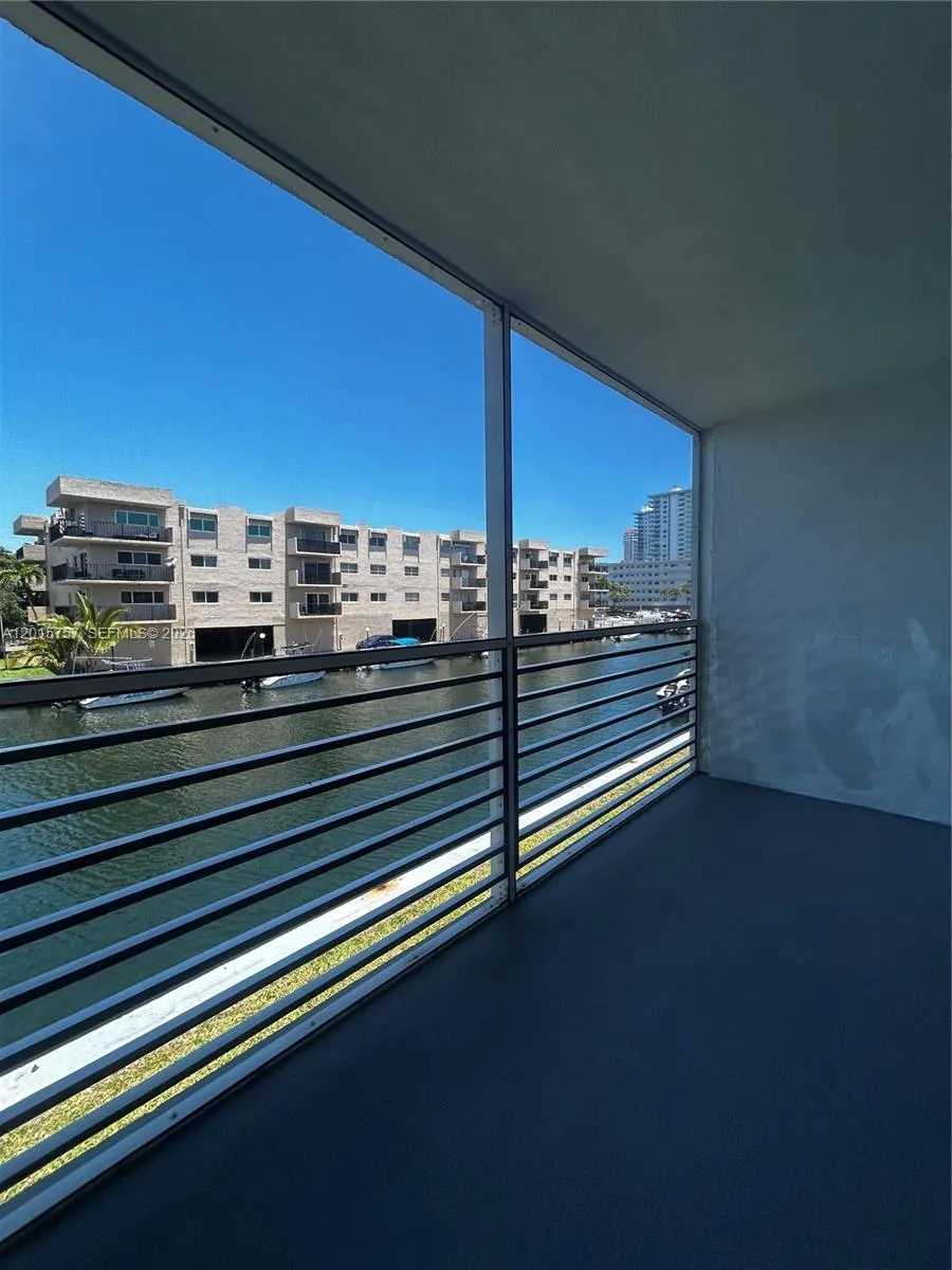 3849 NE 169th St # 204, North Miami Beach FL 33160