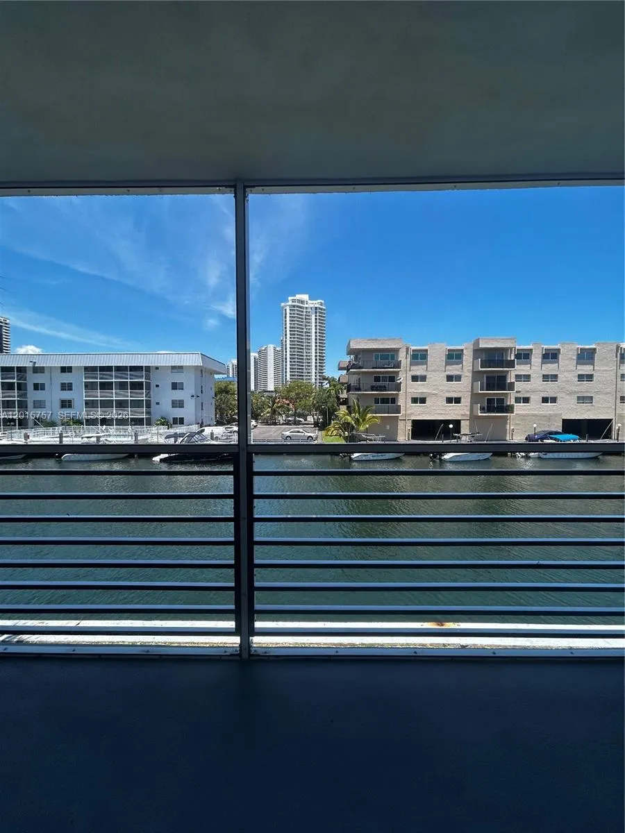 3849 NE 169th St # 204, North Miami Beach FL 33160