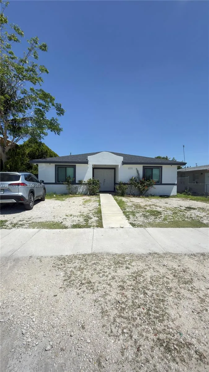 4 bedroom 2 bath for sale at 829 SW 5th St, Homestead FL 33030