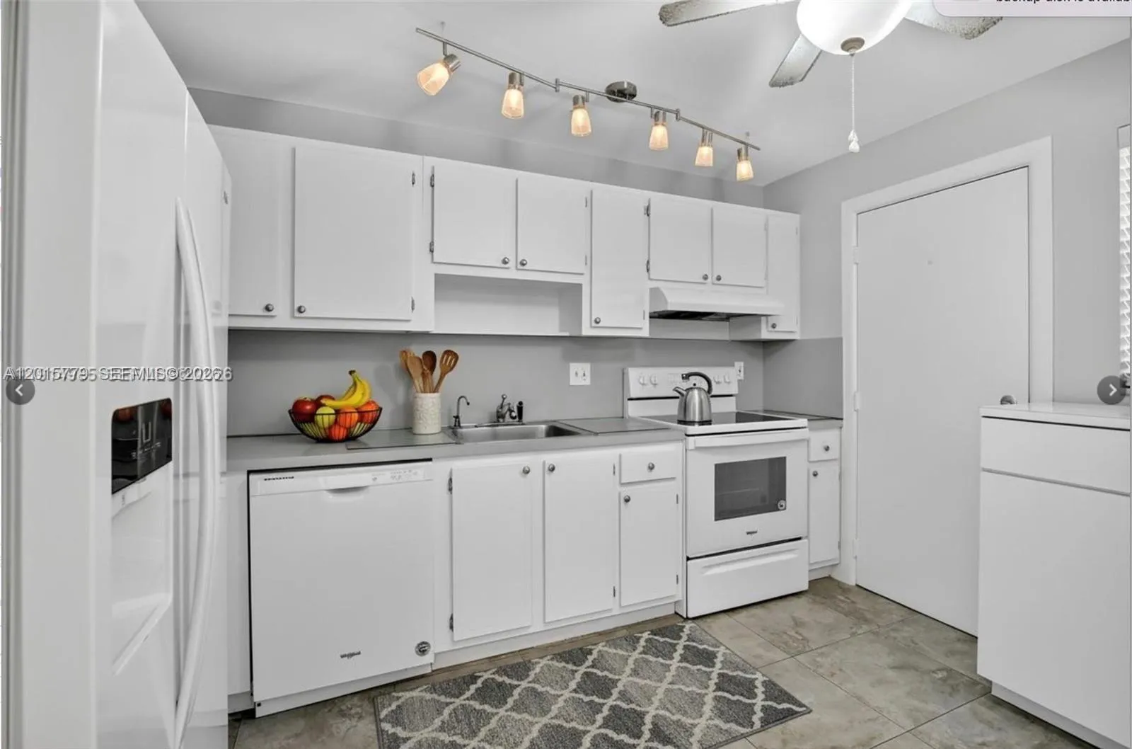 3050 NE 16th Ave # 407, Oakland Park FL 33334