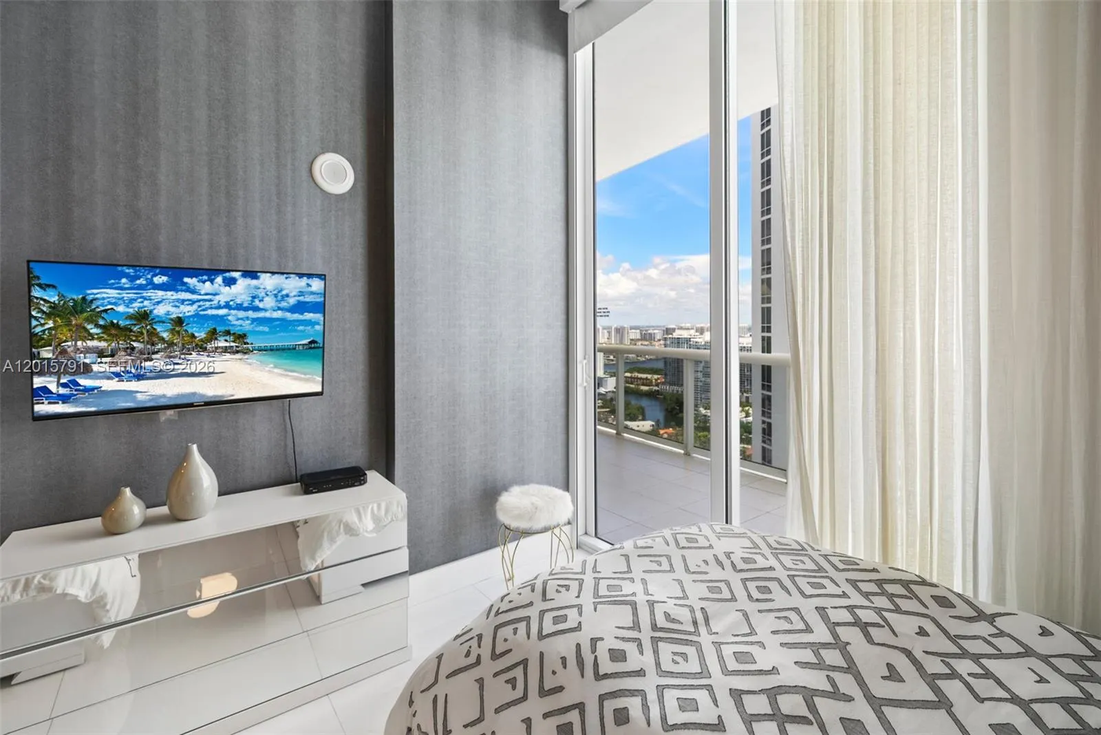 15901 Collins Ave # 3302, Sunny Isles Beach FL 33160
