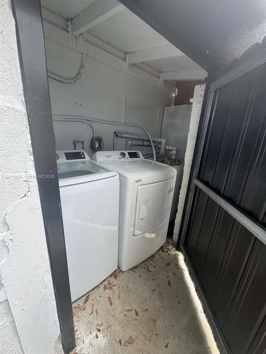 833 NW 75th St, Miami FL 33150
