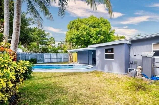 1649 NE 8th Ave, Fort Lauderdale FL 33305