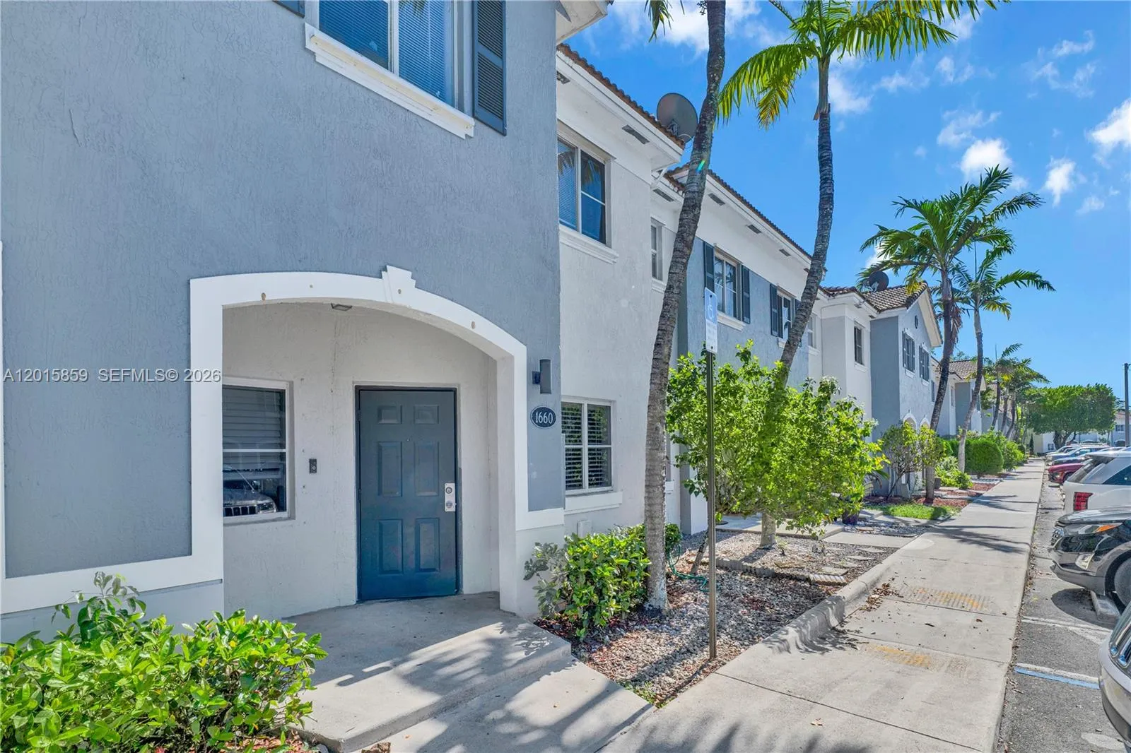 1660 SE 30th St, Homestead FL 33035