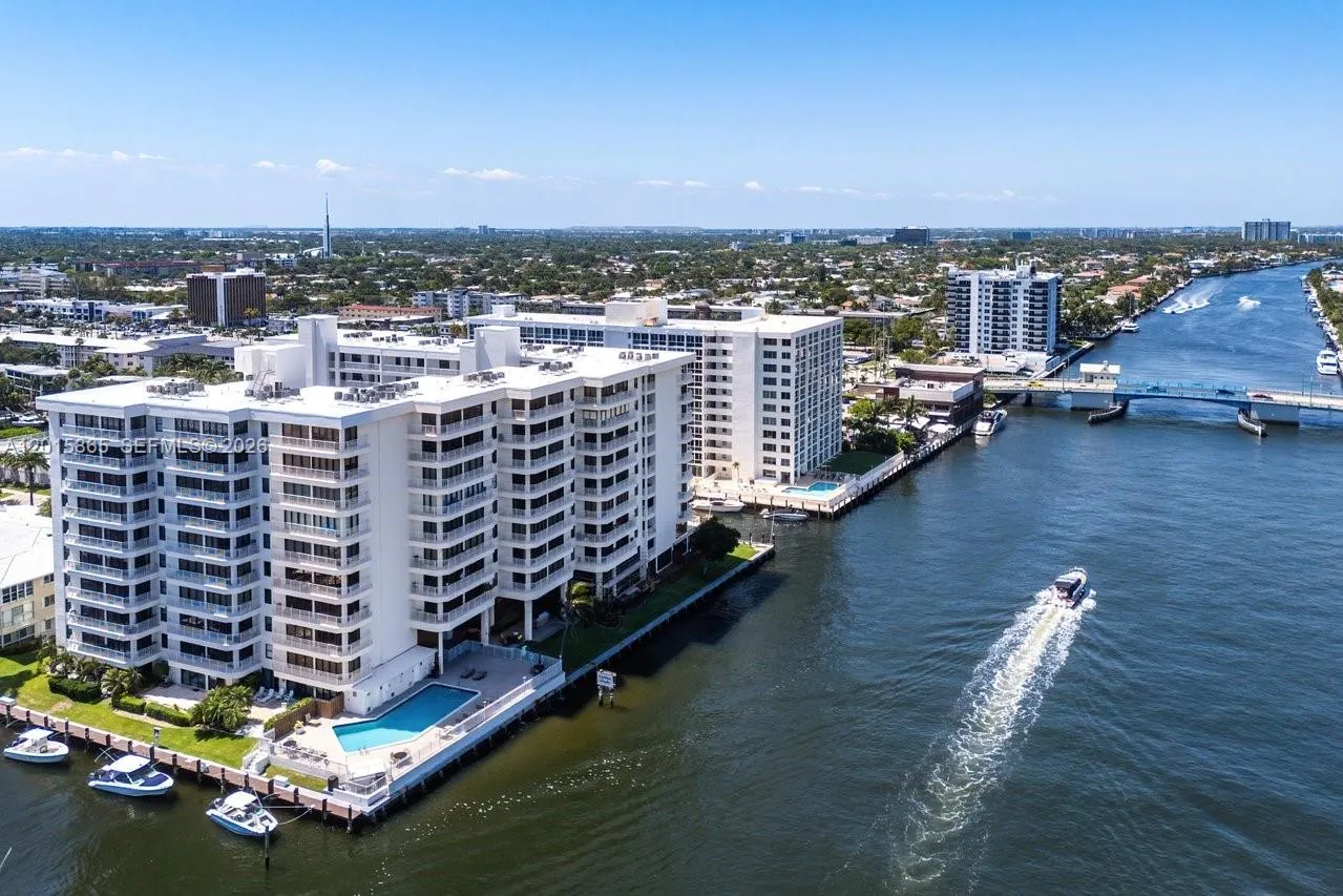 2 bedroom 2 bath for sale at 3100 NE 48th St # 318, Fort Lauderdale FL 33308
