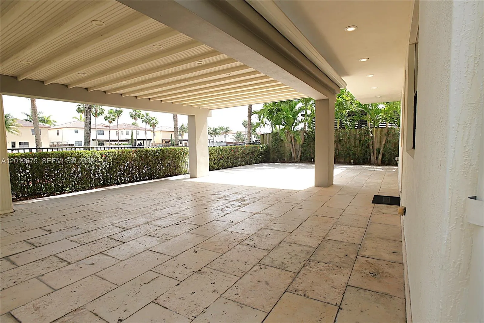8925 NW 99th Ave, Doral FL 33178