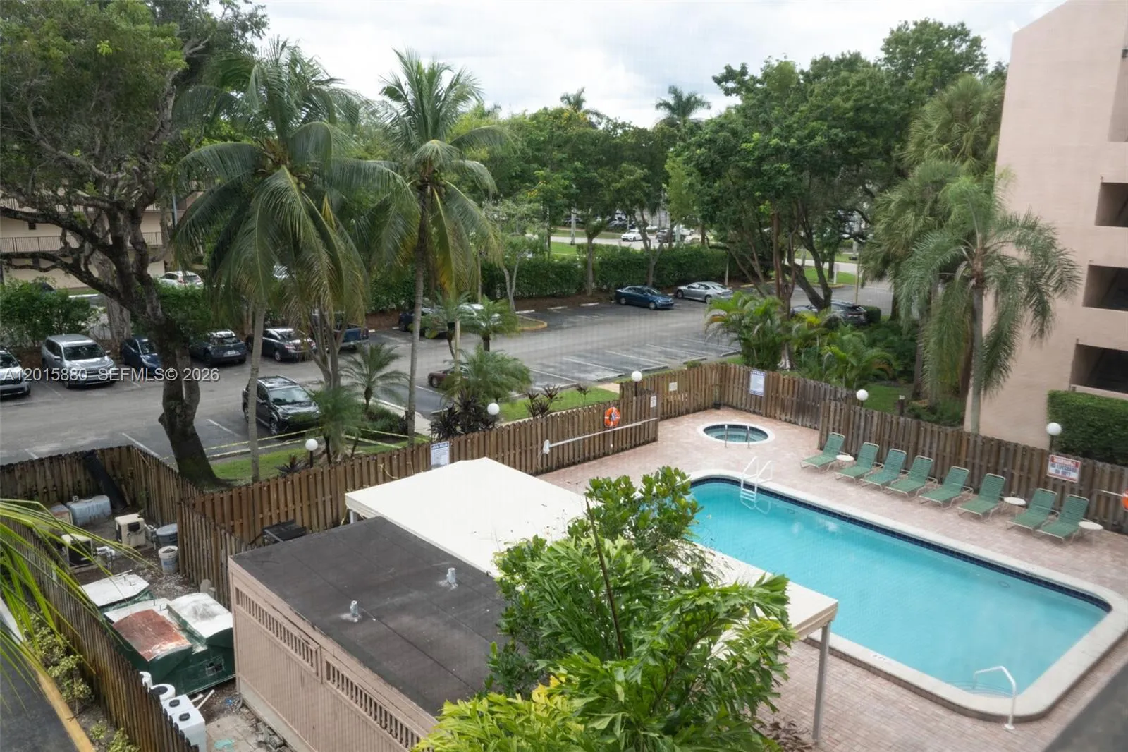 2 bedroom 2 bath for sale at 6800 Cypress Rd # 415, Plantation FL 33317