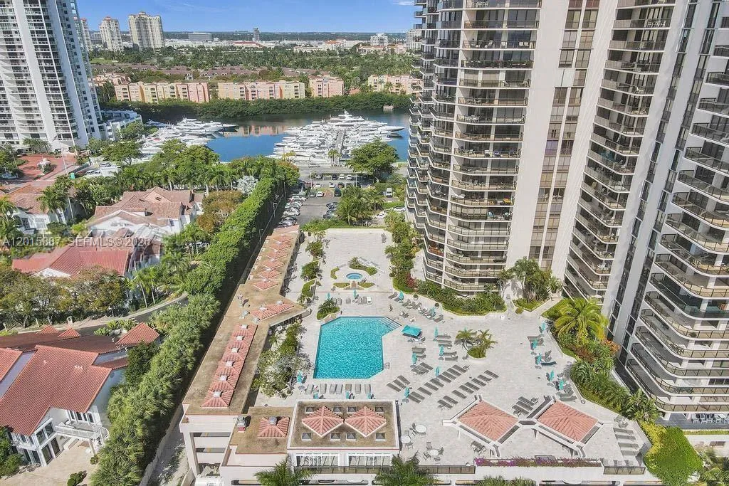 19667 Turnberry Way # 3F, Aventura FL 33180