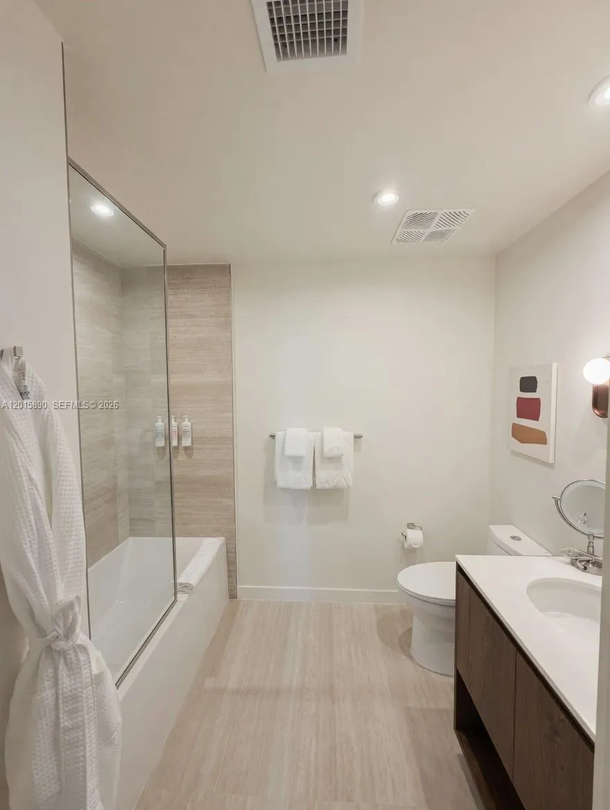 1611 SW 2nd Ave # 707, Miami FL 33129