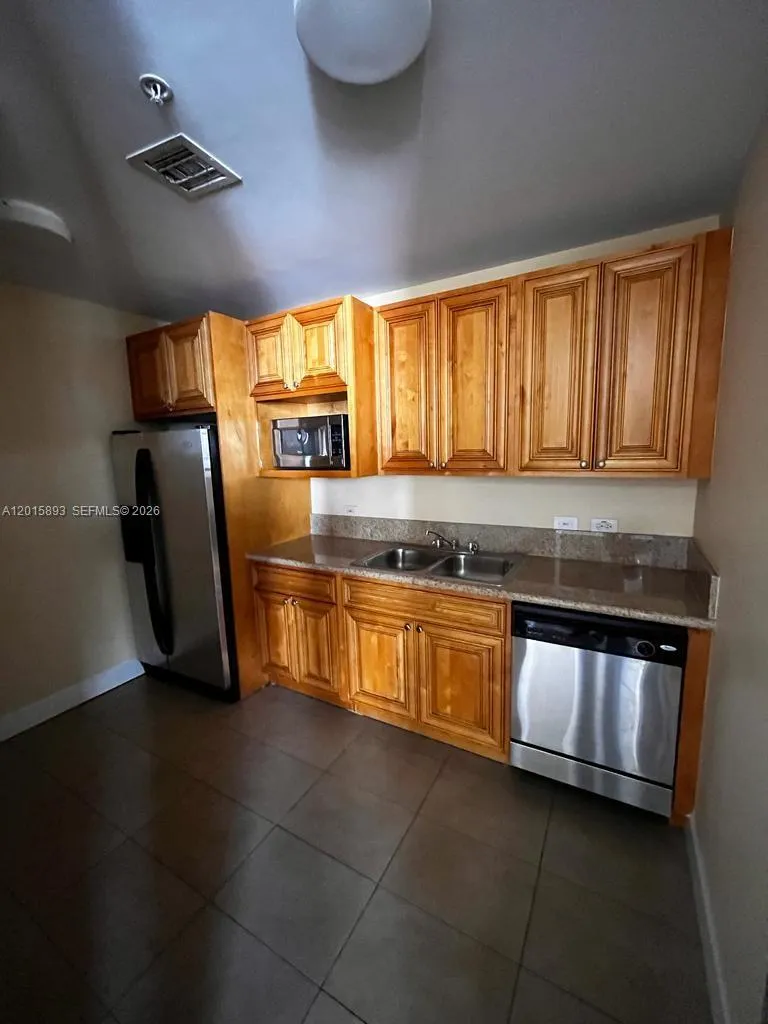 36 NW 6th Ave # 809, Miami FL 33128
