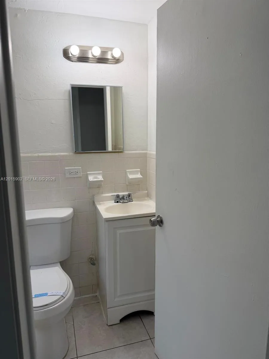 3031 NE 21 Ter # 7, Oakland Park FL 33306