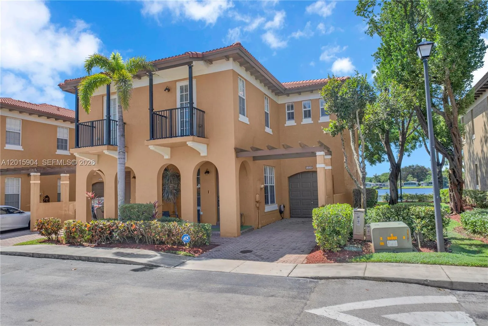 6893 Julia Gardens Dr, Coconut Creek FL 33073