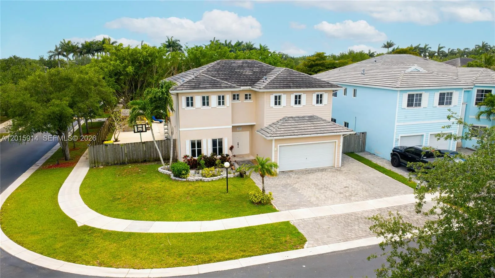 2890 NE 4th St, Homestead FL 33033