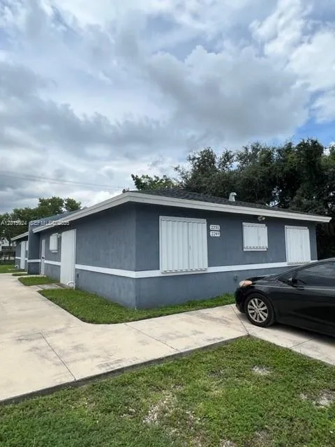 2249 NW 66th St # 2249, Miami FL 33147