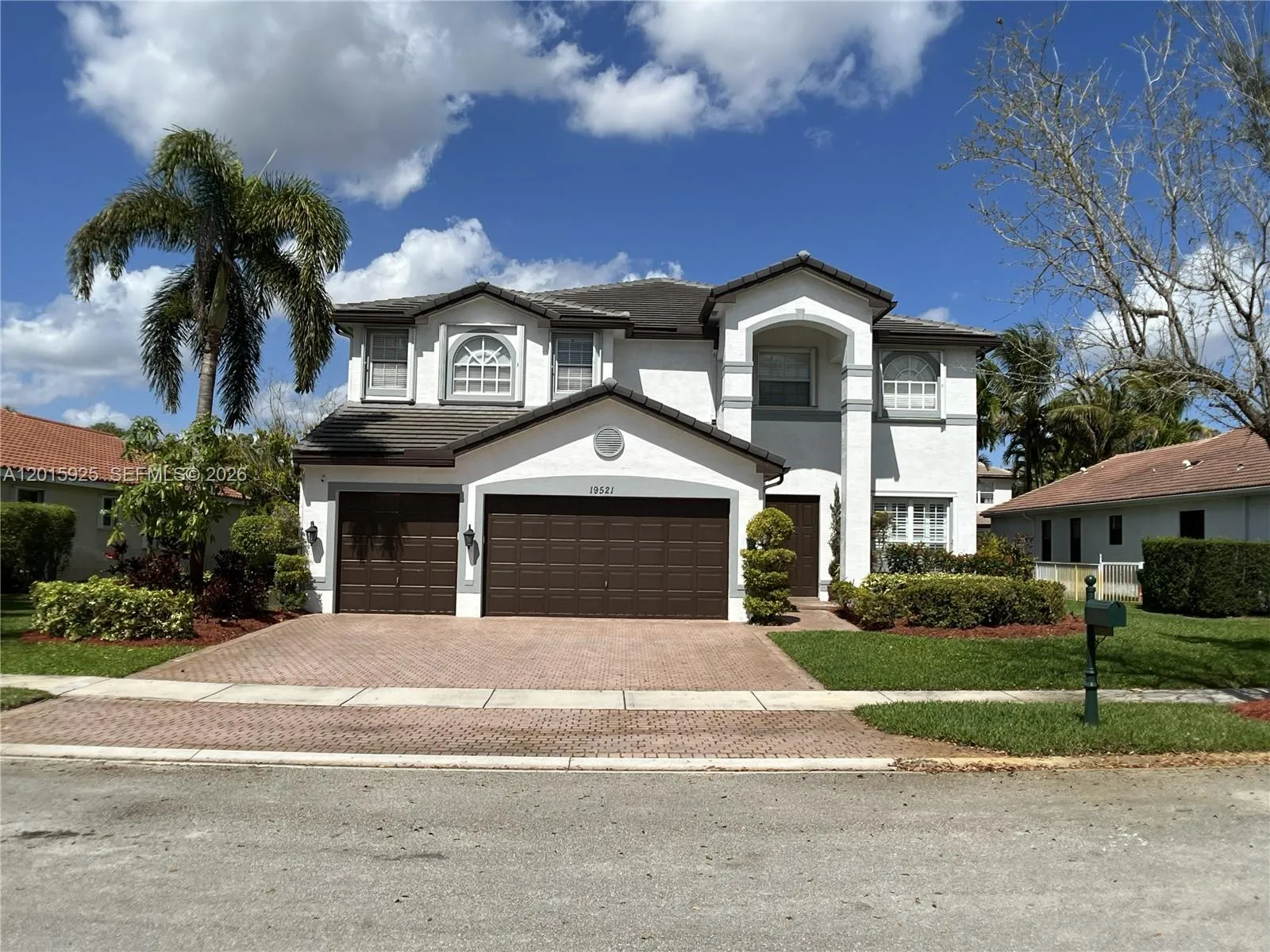 6 bedroom 4 bath for sale at 19521 SW 39th Ct, Miramar FL 33029