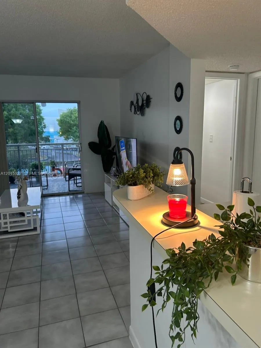8660 SW 212th St # 306, Cutler Bay FL 33189