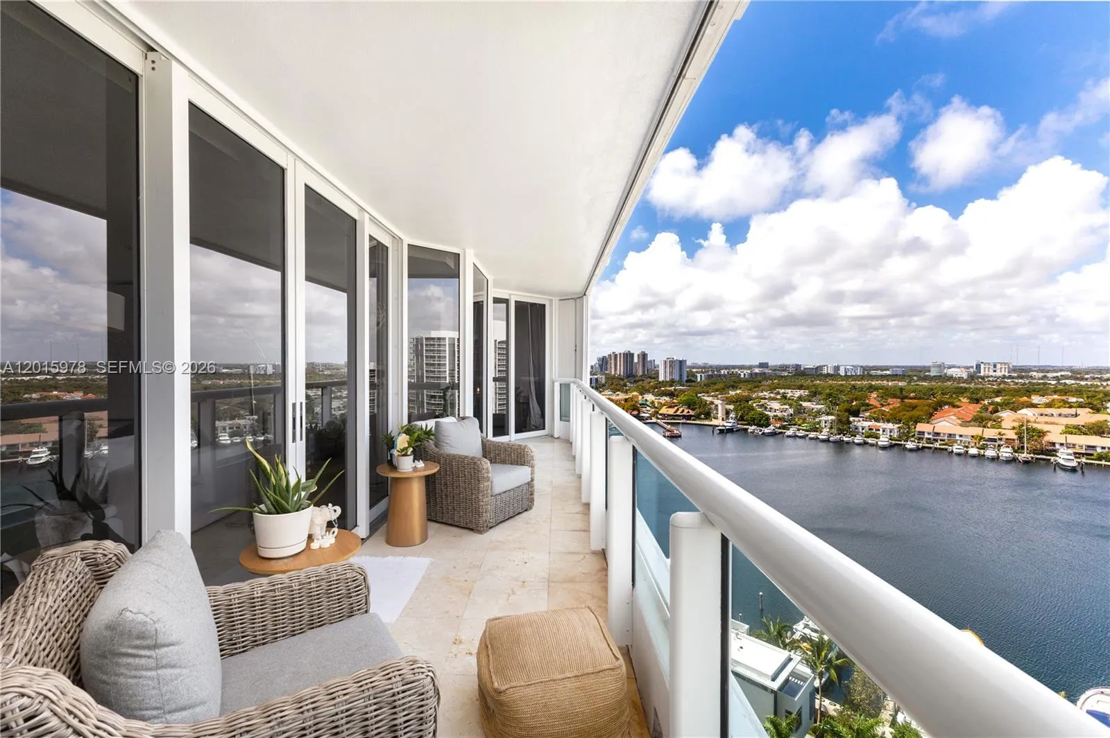 2 bedroom 2 bath for sale at 21055 Yacht Club Dr # 1707, Aventura FL 33180