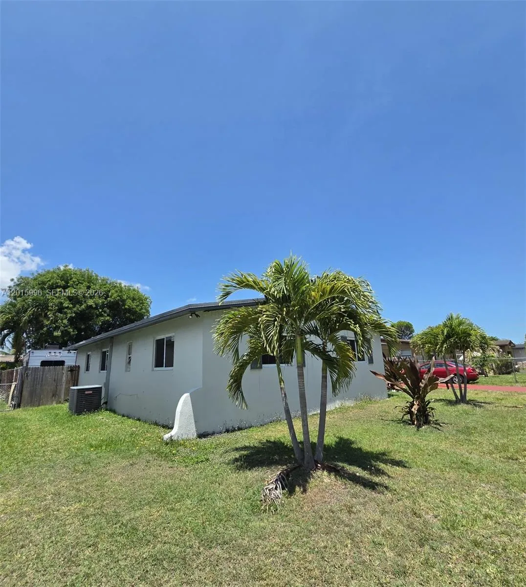 11941 SW 200th St, Miami FL 33177
