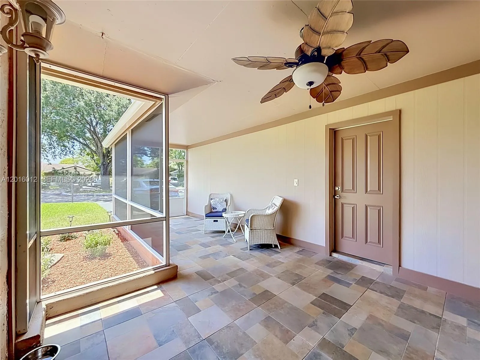 2176 Nova Village Dr, Davie FL 33317