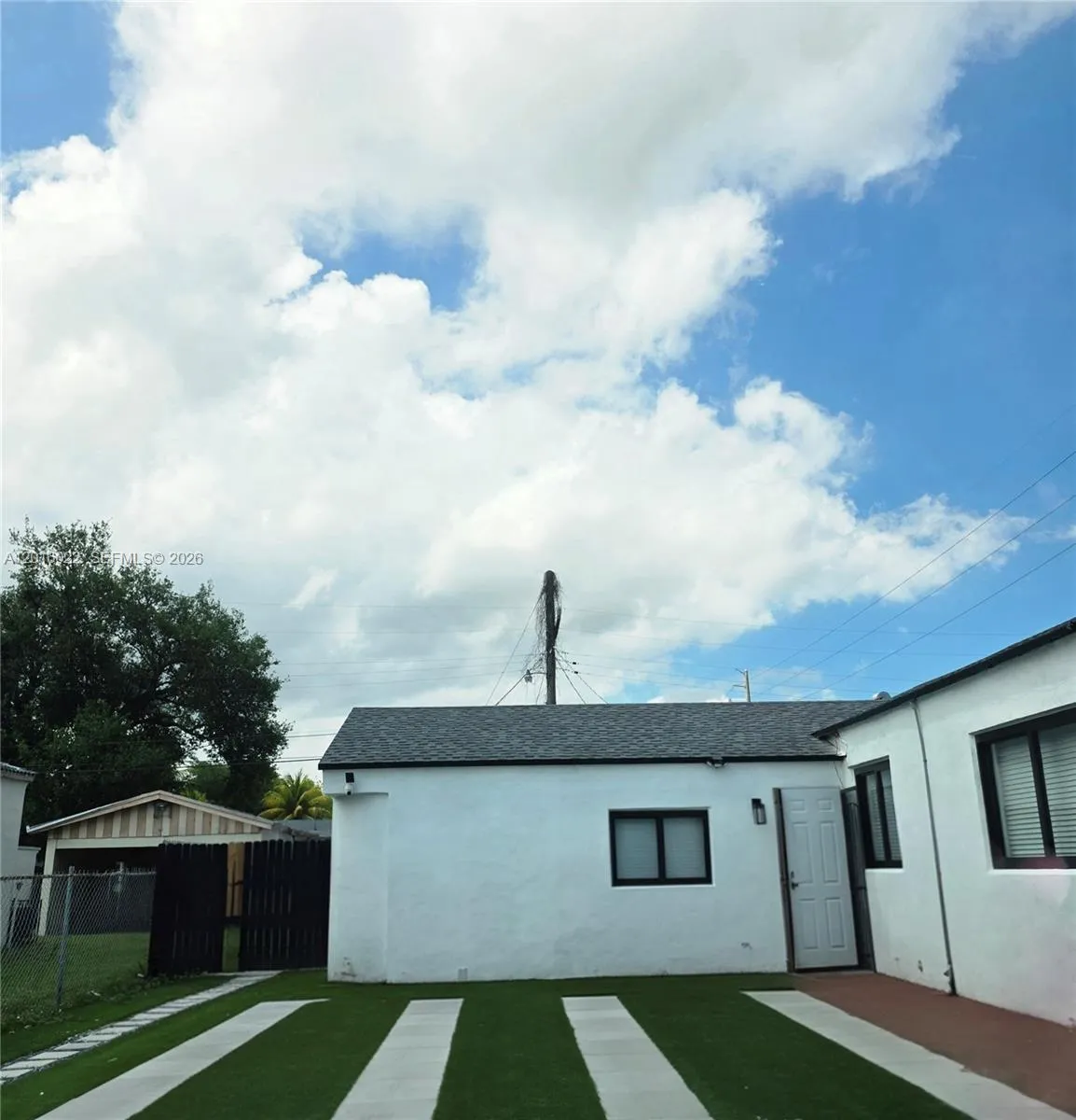 801 NW 75th St # R, Miami FL 33150