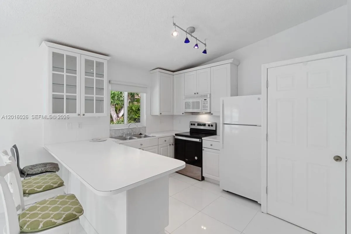 9617 SW 144th Pl, Miami FL 33186