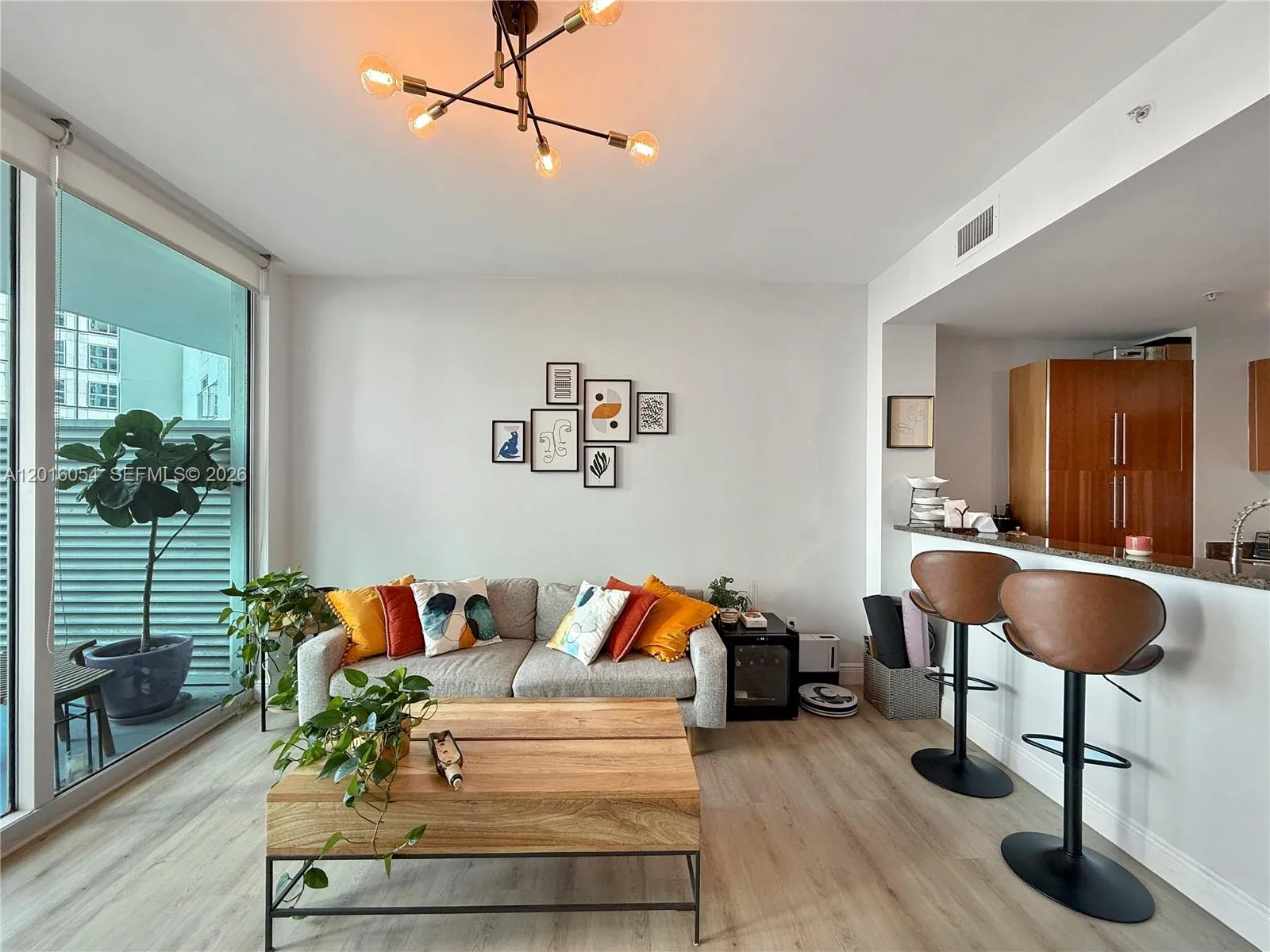 300 S Biscayne Blvd # 1705, Miami FL 33131