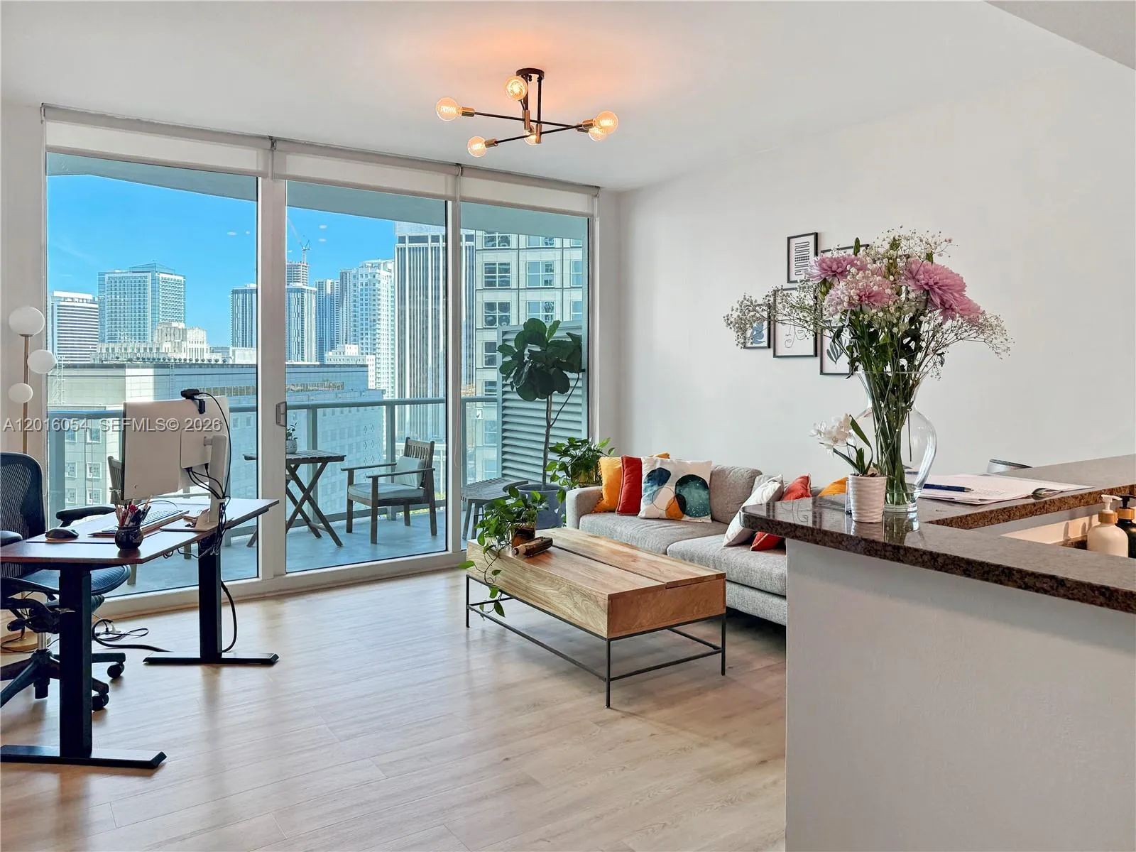 300 S Biscayne Blvd # 1705, Miami FL 33131