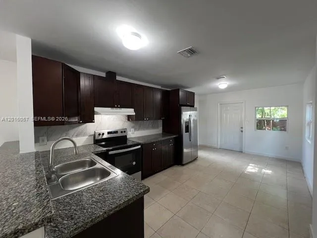 1036 NW 64th St, Miami FL 33150