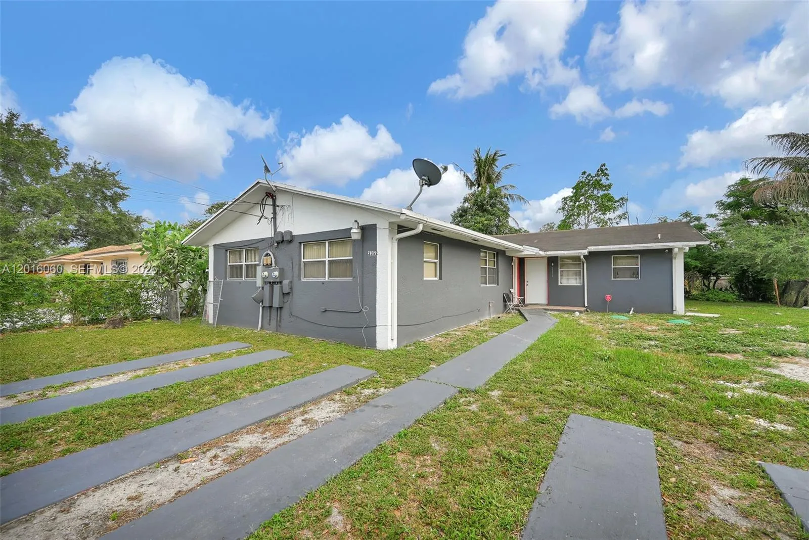 2352 NW 102nd St, Miami FL 33147