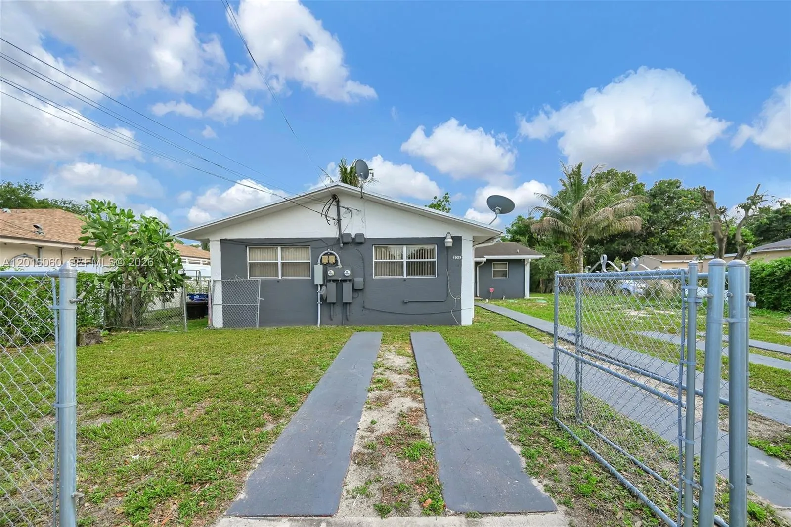 2352 NW 102nd St, Miami FL 33147