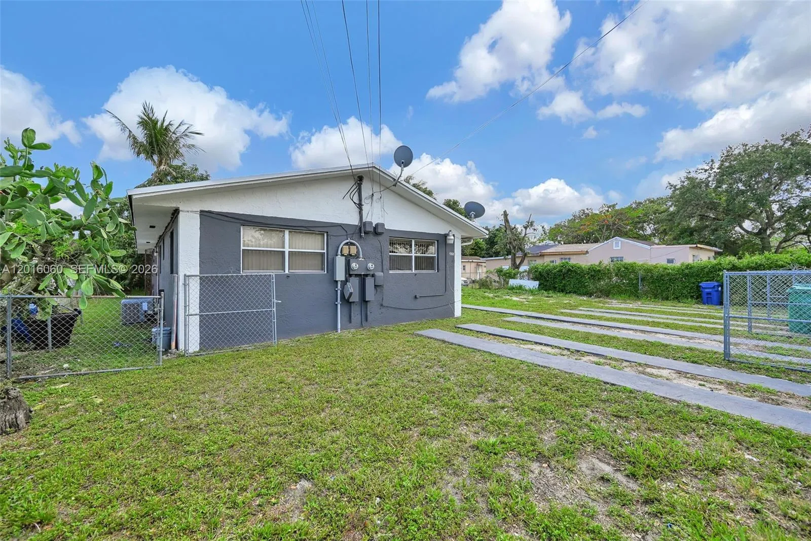 2352 NW 102nd St, Miami FL 33147